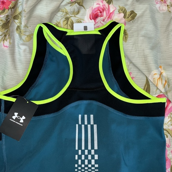 NWT UNDER ARMOUR RUNNING TANK - Picture 3 of 5